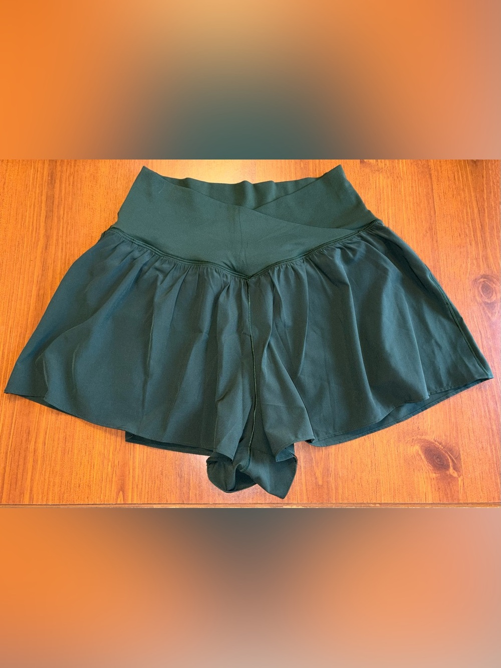 Offline by Aerie green Real Me crossover flowy shorts Size Medium lined body